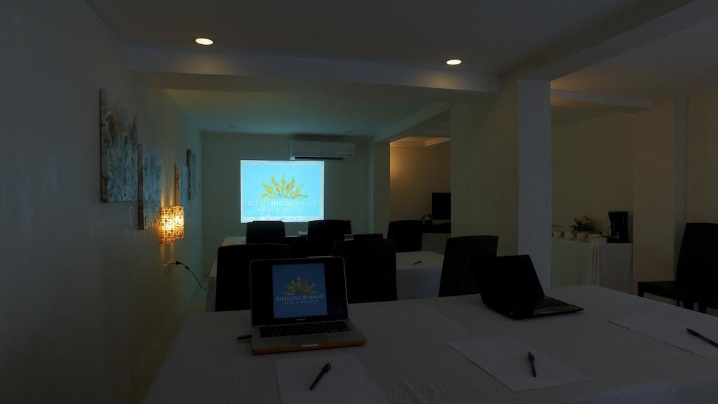 Rieseling Boracay Beach Resort Balabag  Exteriör bild