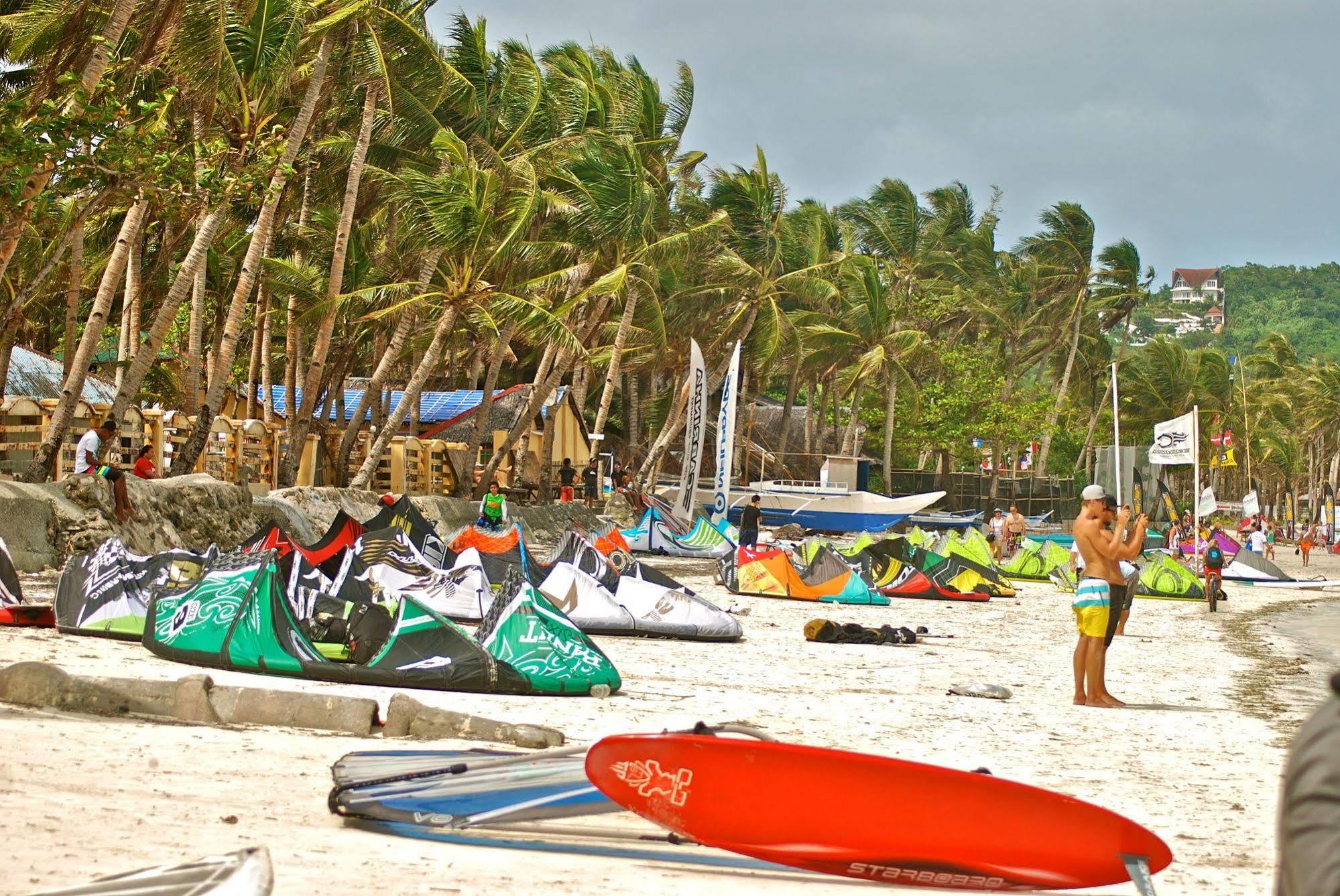 Rieseling Boracay Beach Resort Balabag  Exteriör bild