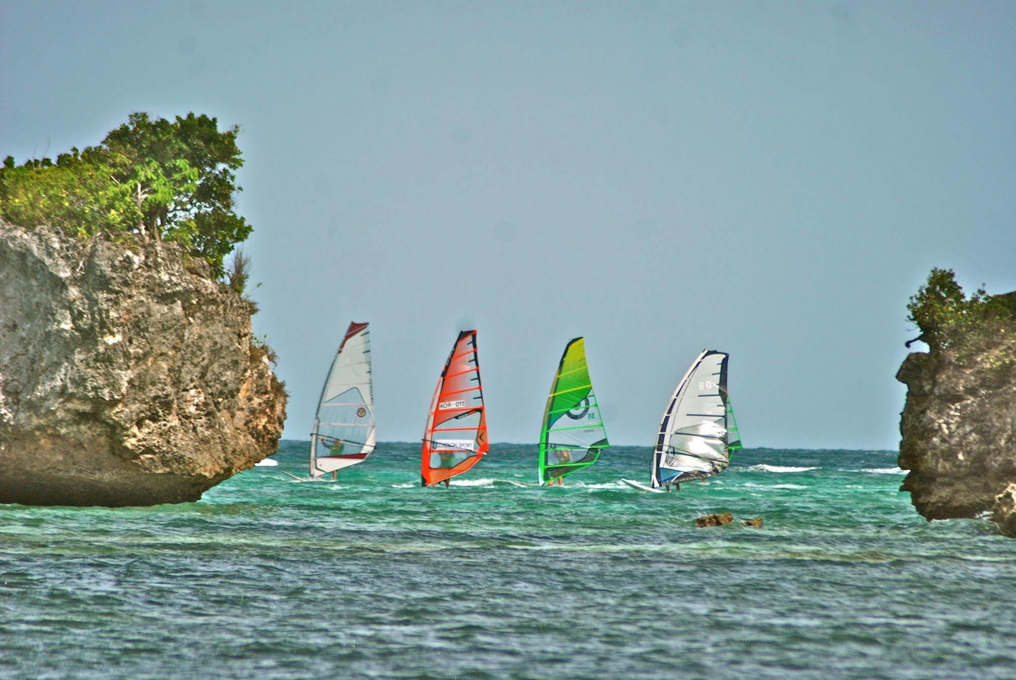 Rieseling Boracay Beach Resort Balabag  Exteriör bild